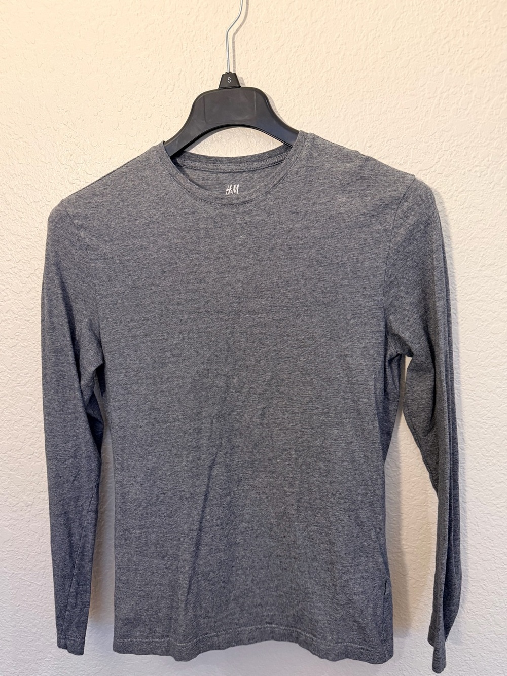 H&M Men's Heather Gray Long Sleeve Crewneck Tee